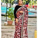 Srinisha Jayaseelan Instagram – Choose what helps your heart bloom🌸💜❤️
Saree: @house_of_haadiya 😘
📸: @snaps_by_madhu 😘 Thanjavur