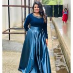 Srinisha Jayaseelan Instagram - Do not miss to catch me on Super singer today at 6.30pm on @vijaytelevision ! This time it’s even more special🥺❤️ Performed my songs #kannoram & #adipenne with the man himself @stephenzec ❤️ And also an another performance with the current season contestant #logeshwaran. Hope you all like it💜❤️ Outfit: @akira_the_couture__ ❤️