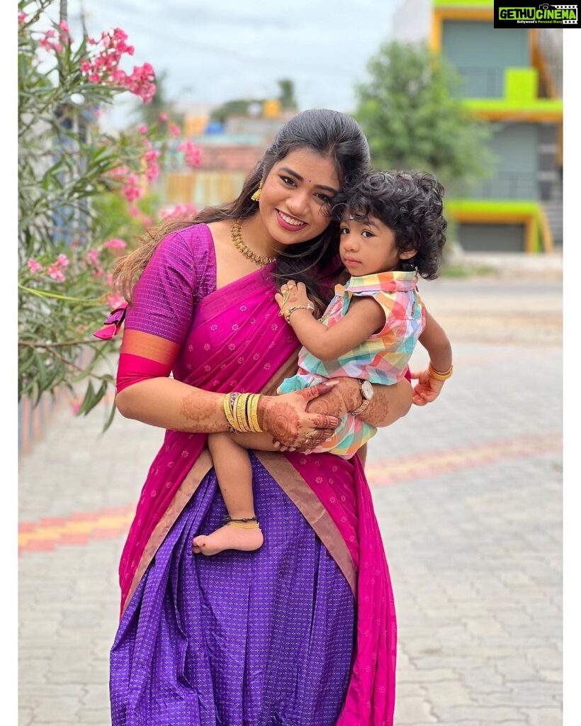 Srinisha Jayaseelan Instagram - What a day it was😍❤️💜 📸: @snaps_by_madhu 😘 #famtime Tiruvannamalai