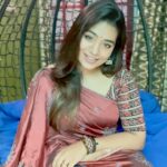 Srinisha Jayaseelan Instagram - அவள் நான் பார்க்க தாங்காமல் நாணுவாள்…💜❤️ #singer #instasinger #instasong #songcover #cover #coversong #instacover #femalevocalist #onlyvoice #ownvoice #ilayaraja #maestro #love #isaignaniilayaraja #isaignani #spb #spbalasubramaniam #classic #prabhu #timelessclassic