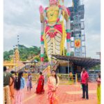 Srinisha Jayaseelan Instagram - All prayers and blessings 💜❤️✨ Muthumalai Murugan Temple