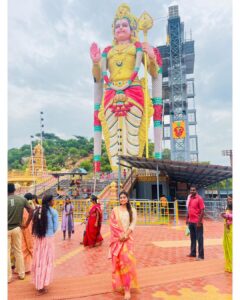 Srinisha Jayaseelan Instagram - All prayers and blessings 💜❤️✨