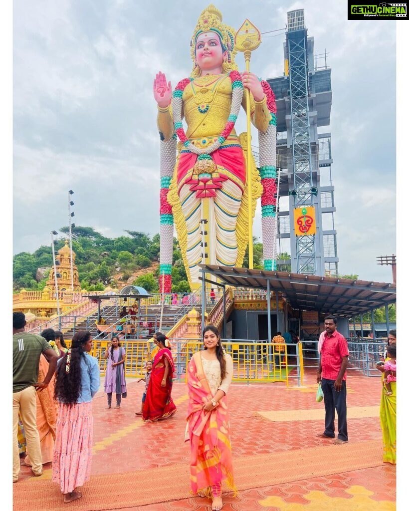 Srinisha Jayaseelan Instagram - All prayers and blessings 💜❤️✨ Muthumalai Murugan Temple