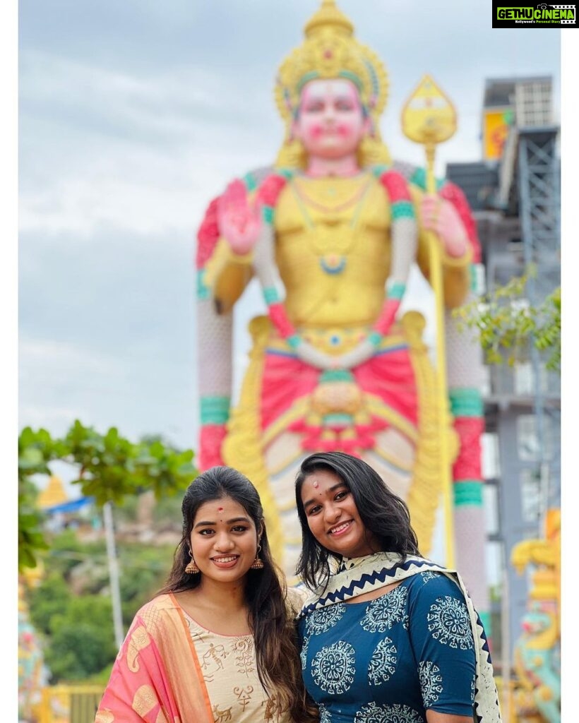 Srinisha Jayaseelan Instagram - All prayers and blessings 💜❤️✨ Muthumalai Murugan Temple