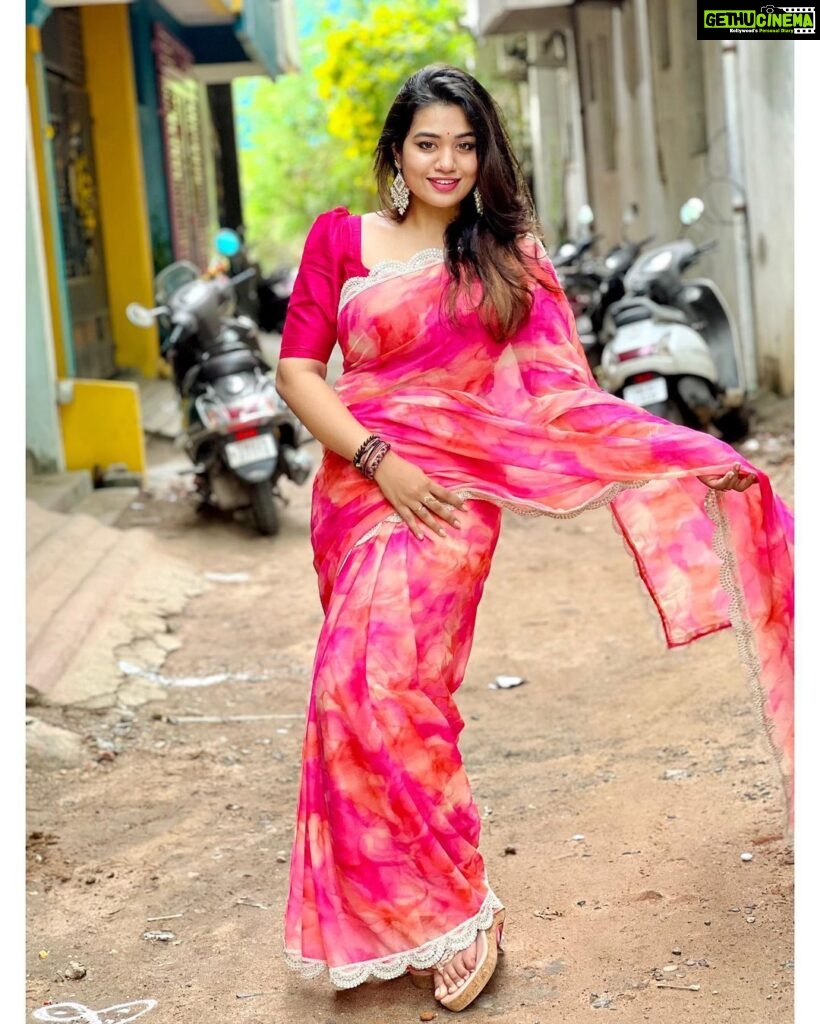 Srinisha Jayaseelan Instagram - Be it summer or winter, a saree is for all seasons.💜❤️😍 Saree from the brand new @house_of_haadiya 😍💜❤️ So happy to have launch our new brand for all the saree lovers! Go grab your soon!! Can’t wait to show you all more😍💜❤️ 📸: @snaps_by_madhu ❤️💜