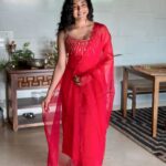 Sumbul Touqeer Khan Instagram - Swipe to the RED 😉 Outfit: @lavanyathelabel Styling: @styling.your.soul