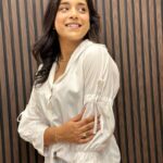 Sumbul Touqeer Khan Instagram - Do you really need a reason to smile today….nahhhh!!!😂🫶🏻💫