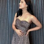 Sumbul Touqeer Khan Instagram - When I was a kid I always wondered how will it be like to make big decisions when I’ll grow up , and 10 years later here I’m confused thinking if I want बन मस्का or मलाई पाव😜 . Ps. No pun intended 😏 . Styled by @krishi1606 Outfit @miraya_by_pooja_khosla Earrings- @shagnaofficial