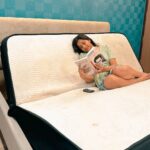 Sumbul Touqeer Khan Instagram - Taking my comfort game to the next level with Smart Elev8 Recliner Bed from @thesleepcompany_official Use my coupon code: *SUMBUL5* for an extra discount!