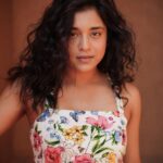 Sumbul Touqeer Khan Instagram - Love is in the hair 💞 Do check out my latest vlog, the link is in bio.