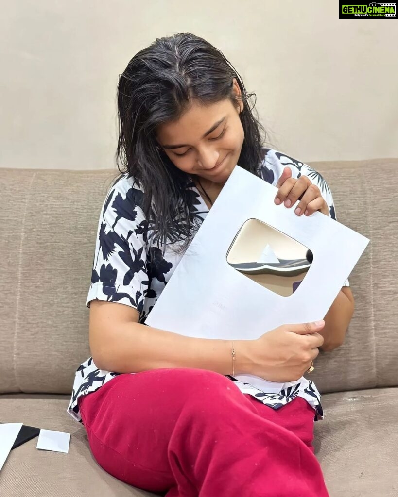 Sumbul Touqeer Khan Instagram - Here's your token of love "Silver Play Button". Thank you for all the love and support. I feel so blessed to have you all as part of this journey 🤍 Youtube link in bio.