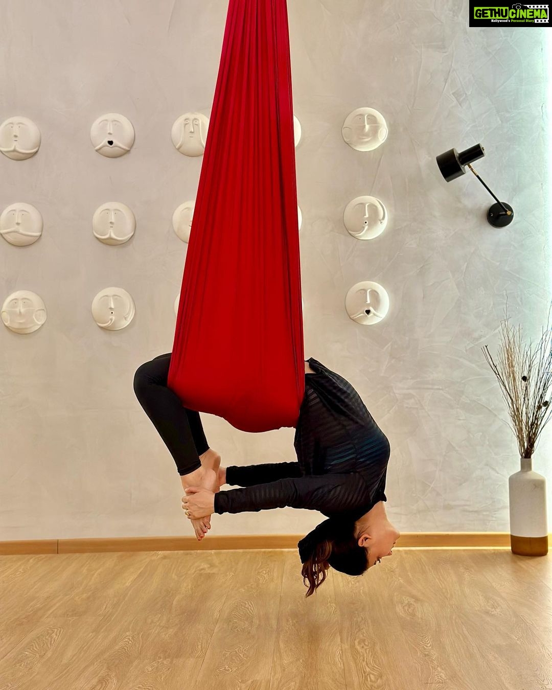 Sunita Gogoi Instagram - Manifest in goodness 🪬 Trust the Universe💫 Swipe 👉 #happyinternationalyogaday #worldyogaday 🧘♀️ #Studio @aulayaa_yogastudio