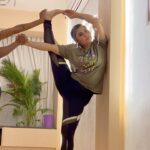 Sunita Gogoi Instagram – Strength and Growth comes with Consistency 
#yoga #aerialyoga #aerialarts #aerialsilks #backbending #cookwithcomali #cookwithcomalifame #sunitacwc #cwcsunita #yogaforall #yogalifestyle #glow #vijaytvsunita #vijaytv Aulayaa Yoga Studio