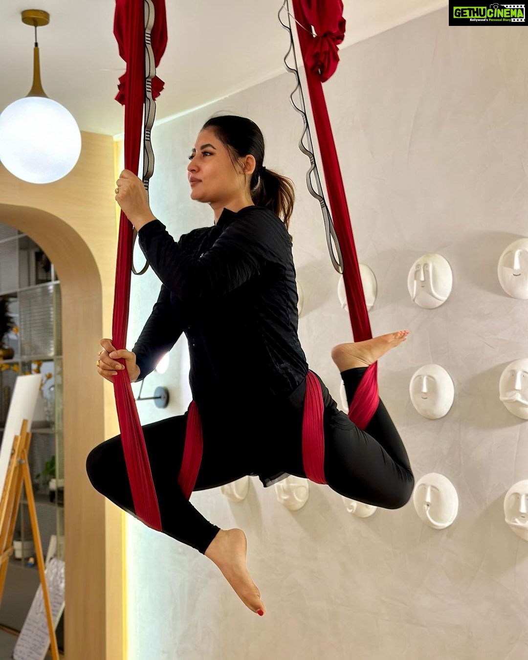 Sunita Gogoi Instagram - Manifest in goodness 🪬 Trust the Universe💫 Swipe 👉 #happyinternationalyogaday #worldyogaday 🧘♀️ #Studio @aulayaa_yogastudio