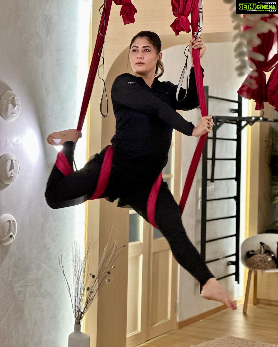 Sunita Gogoi Instagram - Manifest in goodness 🪬 Trust the Universe💫 Swipe 👉 #happyinternationalyogaday #worldyogaday 🧘♀️ #Studio @aulayaa_yogastudio