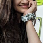 Tara Alisha Berry Instagram - 😸 Scrunchie - @gogo__onthego Fitness band - @fitbitin