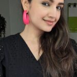 Tara Alisha Berry Instagram - 🩷🖤🩷