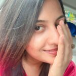 Tejashree Pradhan Instagram - Ok… tell me Which one’s better? ☺️🤓 whatever u say it’s always gonna be a #HappyLife 😉
