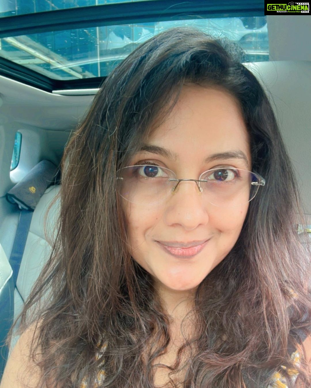 Tejashree Pradhan Instagram - Two things you can always count on : rain falling and Sun coming back out ! #fallingnrising 💕 #HappyLife