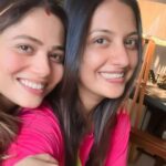 Tejashree Pradhan Instagram – Friendship knows no distance, and time only strengthens the bond!
Lovely meeting you after a longggg time ! ♥️
@tejashripradhan 

#friendshipgoals #friendsforever Mumbai – मुंबई