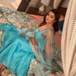 Tina Datta Instagram - In badalte haalato ka saamna kaise karegi Surili? Dekhte rahiye #HumRaheNaRaheHum Somvaar se Shukravaar shaam 7:30 baje sirf @sonytvofficial par . . . @swastikproductions @rahultewary @sktorigins @g3gill #SomvaarWithSurili #EklaChaloRe #WarriorPrincess #sonyentertainmenttelevision #gratitude #instagood #surili #instadaily #tinadatta