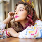 Tina Datta Instagram - Women of choice, words and efforts!! She makes her own crown and wears dignity on. Coz she’s the most beautiful representation of divinity. And She is You!! . . . #EklaChaloRe #WarriorPrincess #TinaKaStyle #fashion #style #fashiongram #lookbook #stylefile #crown #tinadatta