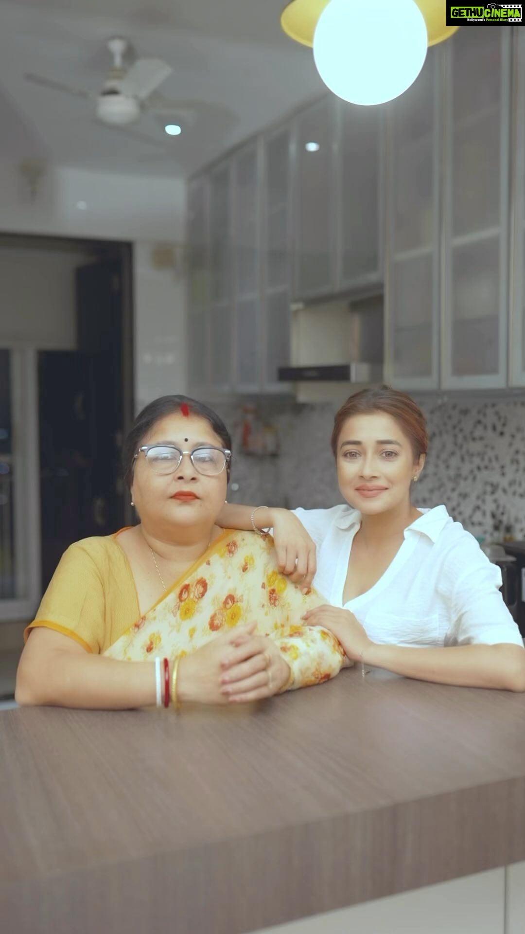 Tina Datta Instagram - Made with 100% natural & ayurvedic ingredients, such as Rose, Pomegranate, Shatavari, Mulethi & 11+ other herbs, Kapiva Skin Foods Glow Mix is your #SkinKaSahiFood. @kapiva_official It naturally boosts collagen, glutathione and hyaluronic acid in the skin that works wonders to heal and nourish our skin from within.! πΉβ¨π«π±π β
The right food for your skin β
Helps reduce dark spots & pigmentation β
100% Natural, Safe to Consume β
Chemical & Preservative Free β
No added sugar β
Plant-based & Vegan Buy this amazing product before the stock runs out! Use my code TINA15 for additional 15% discount. Link in my story. Say hello to a radiant and glowing skin βοΈ Buy Kapiva Glow Mix - http://kapiva.in/solution/skin/skin-foods-glow-mix/?utm_source=Influencer-Tina_May2023&utm_medium=Instagram Use my code TINA15 for an additional 15% Discount . . #skinkasahifood #skinfoods #celebskincare #kapiva #kapivaskinfoodsglowmix #naturalingredients #ayurvedicingredients #ayurvediclifestyle #ayurvedicproduct #ayurveda #skincare #skincaretips #collagen #skinhealing #reelsinstagram #trendingaudio #trendingreels #ad #tinadatta