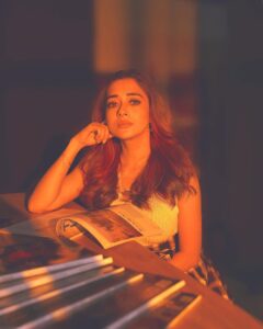 Tina Datta Instagram - The vulnerability is only between To Do or Not To Do!! A choice that can rephrase everything… . . . #EklaChaloRe #WarriorPrincess #TinaKaStyle #portrait #portraitphotography #style #fashion #lookbook #stylefile #tinadatta