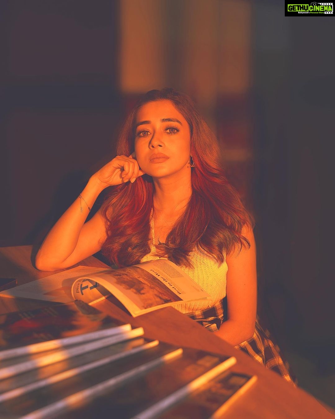 Tina Datta Instagram - The vulnerability is only between To Do or Not To Do!! A choice that can rephrase everything… . . . #EklaChaloRe #WarriorPrincess #TinaKaStyle #portrait #portraitphotography #style #fashion #lookbook #stylefile #tinadatta
