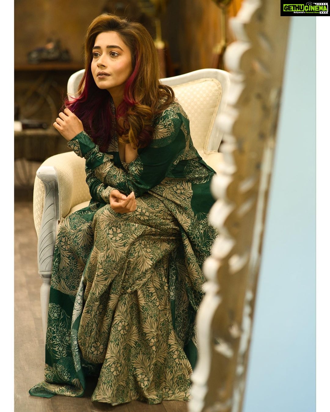 Tina Datta Instagram - History ain’t created in a day!! Your legacy is the perfect reflection of your eminence… 💫 . . . #EklaChaloRe #WarriorPrincess #TinaKaStyle #fashion #style #stylefile #lookbook #instagood #instadaily #tinadatta