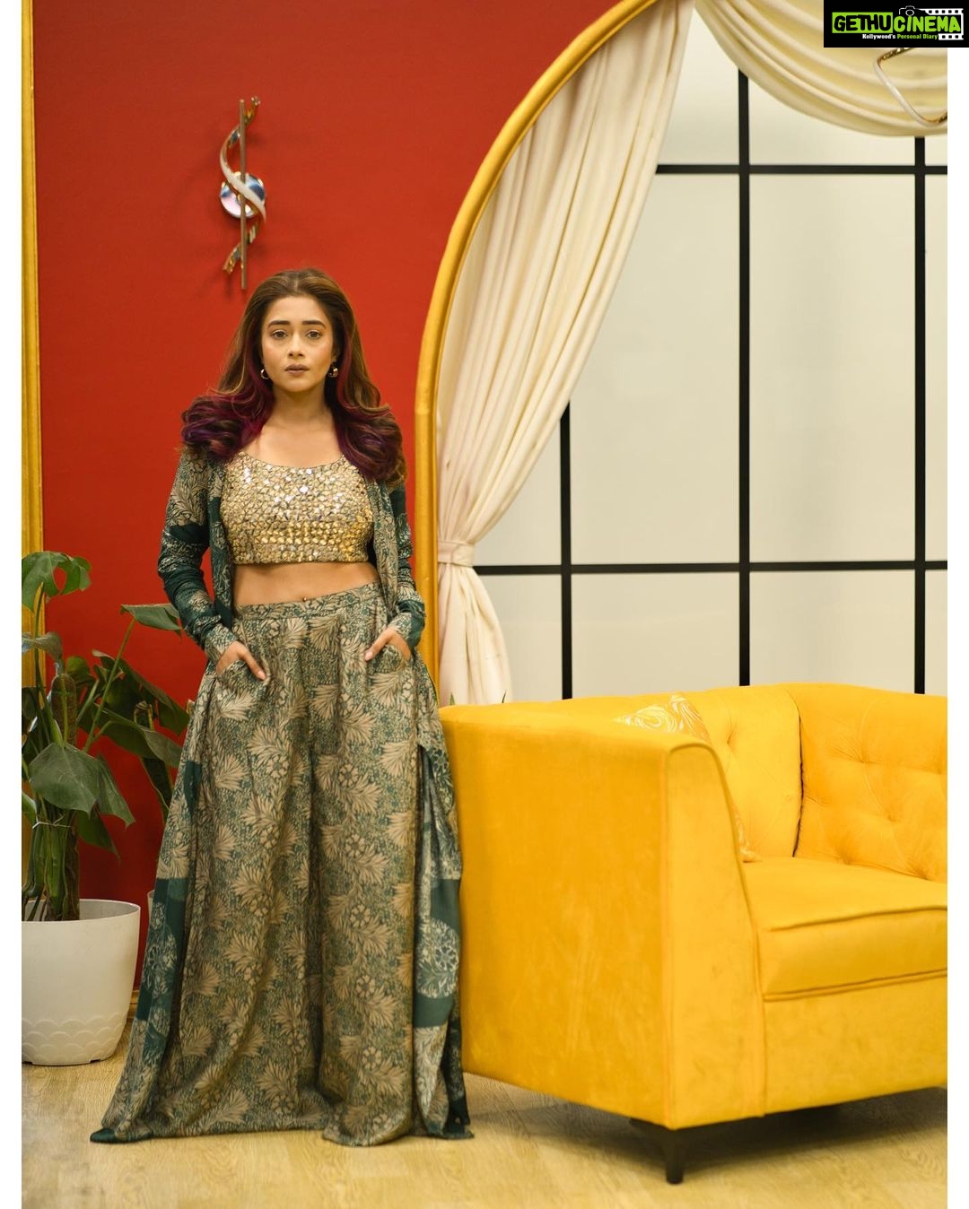 Tina Datta Instagram - History ain’t created in a day!! Your legacy is the perfect reflection of your eminence… 💫 . . . #EklaChaloRe #WarriorPrincess #TinaKaStyle #fashion #style #stylefile #lookbook #instagood #instadaily #tinadatta