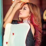 Tina Datta Instagram - Symphony of kindness and epiphany of love!! She threads everyone in oneness… That’s a woman. Many in One!! . . . #EklaChaloRe #WarriorPrincess #TinaKaStyle #fashion #style #lookbook #stylefile #sareelove #tinadatta