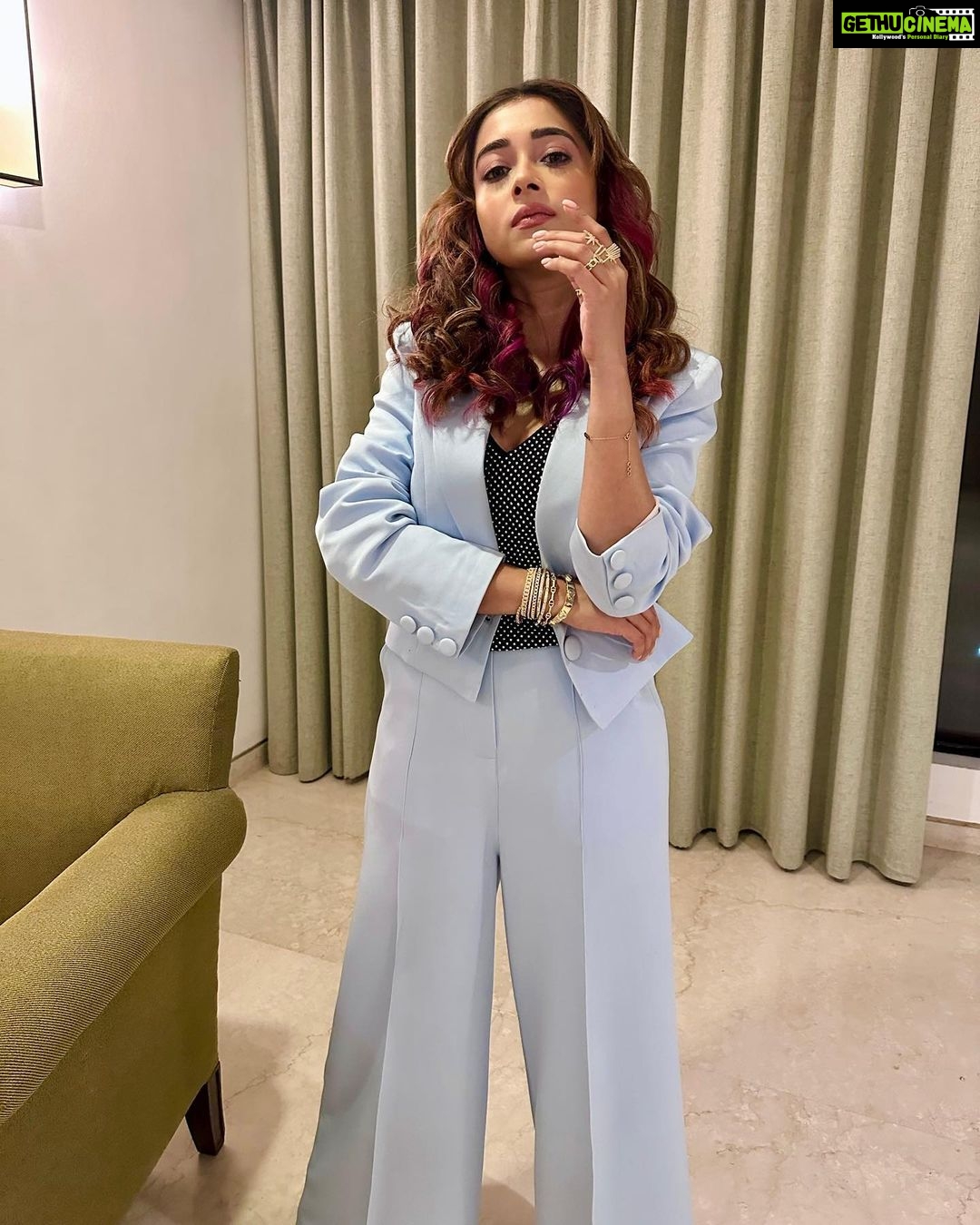 Tina Datta Instagram - This girl loves her work, maybe living in suitcases in and out of cities but love working around the clock, let’s keep it coming! #HappiestWhenImWorking . . . #EklaChaloRe #WarriorPrincess #TinaKaStyle #workmode #eventdiaries #lookbook #stylefile #tinadatta