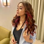 Tina Datta Instagram - This girl loves her work, maybe living in suitcases in and out of cities but love working around the clock, let’s keep it coming! #HappiestWhenImWorking . . . #EklaChaloRe #WarriorPrincess #TinaKaStyle #workmode #eventdiaries #lookbook #stylefile #tinadatta