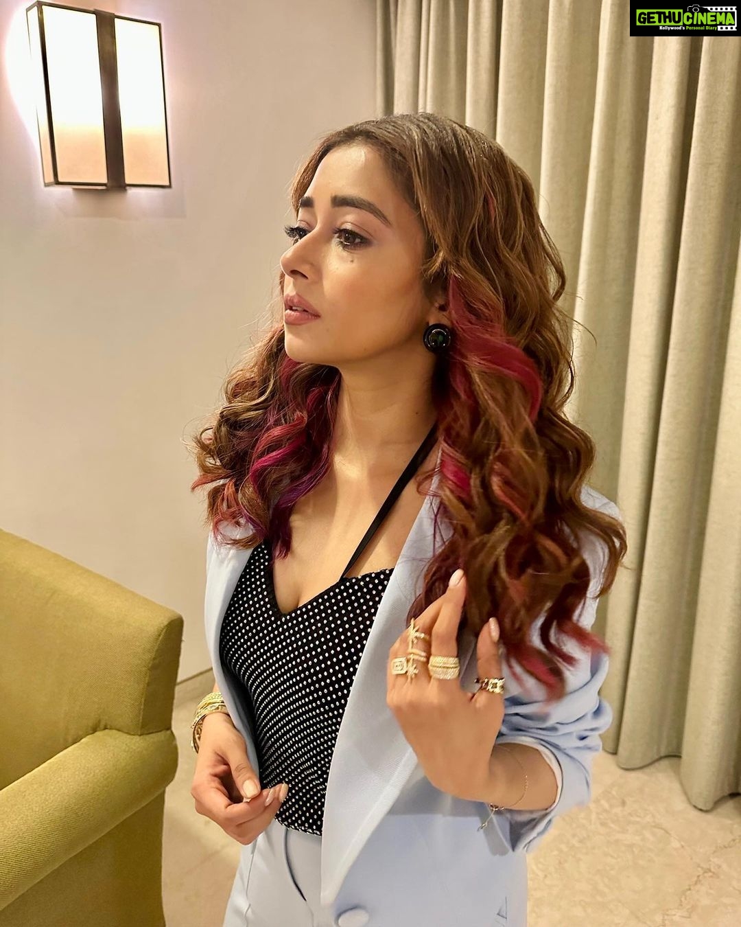 Tina Datta Instagram - This girl loves her work, maybe living in suitcases in and out of cities but love working around the clock, let’s keep it coming! #HappiestWhenImWorking . . . #EklaChaloRe #WarriorPrincess #TinaKaStyle #workmode #eventdiaries #lookbook #stylefile #tinadatta