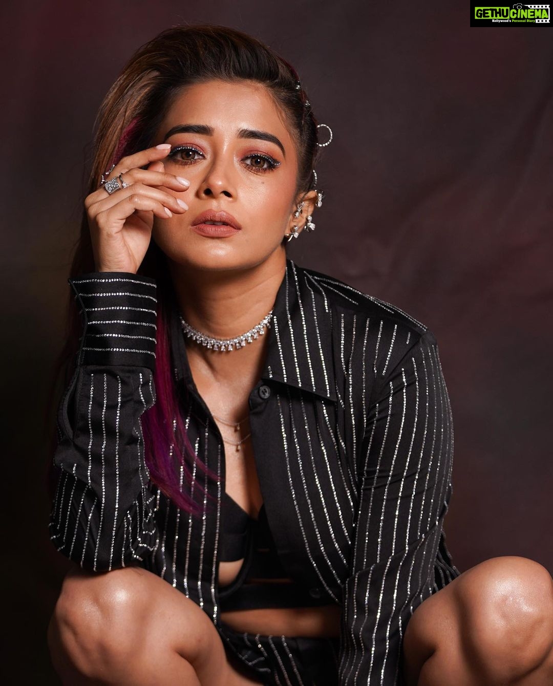 Tina Datta Instagram - Behold the beauty of being yourself!! #FEMINA2023 @feminaindia . . . #EklaChaloRe #WarriorPrincess #TinaKaStyle #feminaindia #style #fashion #lookbook #stylefile #tinadatta
