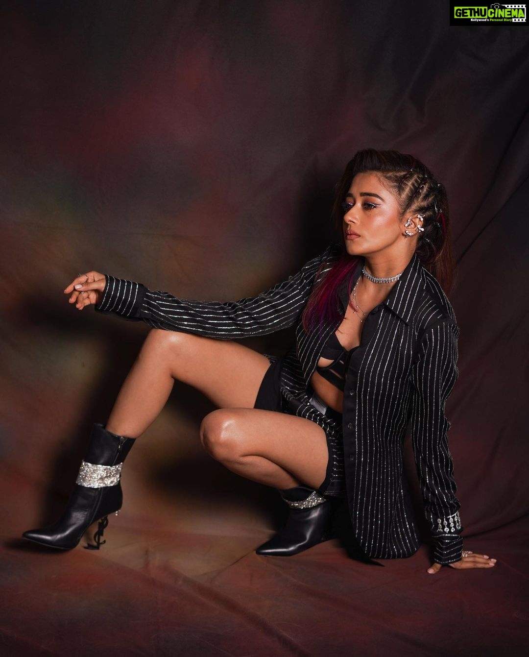 Tina Datta Instagram - Behold the beauty of being yourself!! #FEMINA2023 @feminaindia . . . #EklaChaloRe #WarriorPrincess #TinaKaStyle #feminaindia #style #fashion #lookbook #stylefile #tinadatta