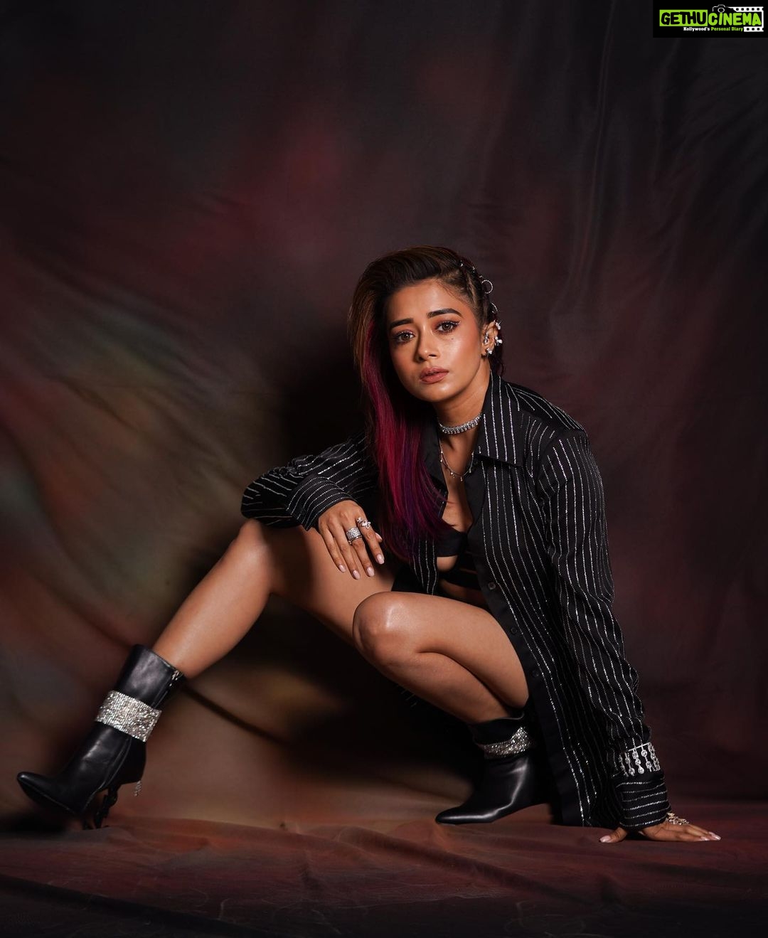 Tina Datta Instagram - Behold the beauty of being yourself!! #FEMINA2023 @feminaindia . . . #EklaChaloRe #WarriorPrincess #TinaKaStyle #feminaindia #style #fashion #lookbook #stylefile #tinadatta