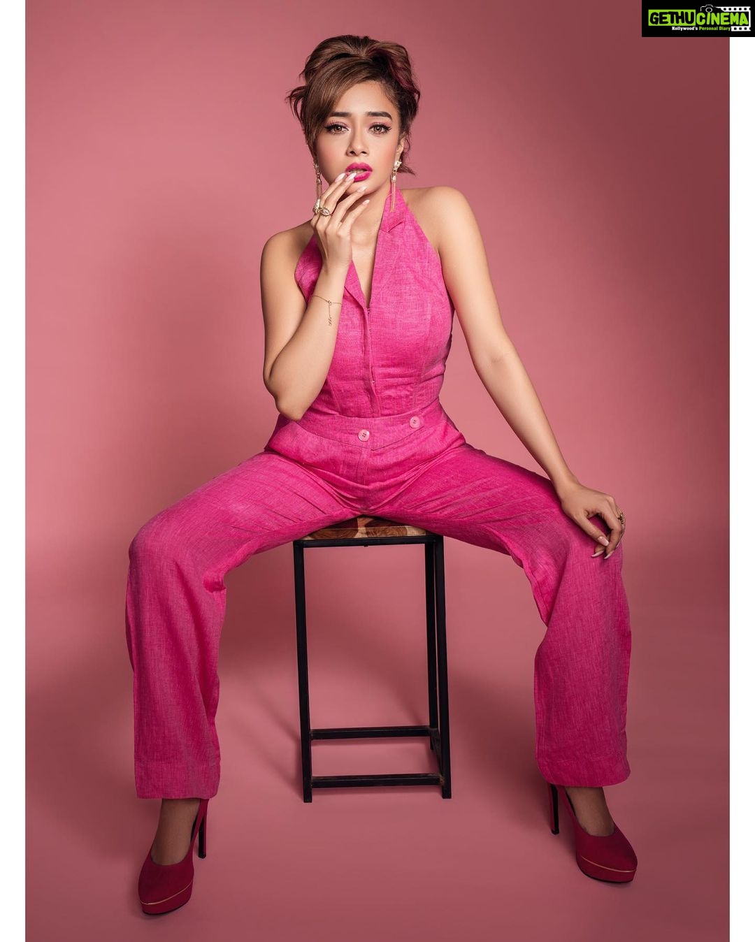 Tina Datta Instagram - Come on Barbie, let's go party Just find me my Ken ... 🩷 . . #EklaChaloRe #WarriorPrincess #TinaKaStyle #fashion #style #lookbook #stylefile #instagood #instadaily #barbie #princess #prettyinpink #fyp #tinadatta