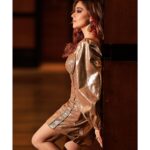 Tina Datta Instagram - Be the Glitter while they Bitter!! #GoodVibesOnly . . 📸: @amitkhannaphotography 👗: @ranbirmukherjeeofficial 💎: @kanika_rana_fine_jewellery 🧣: @natashaabothra 👏: @mausmi_mitra_ @dhwaniivithalani_22 💄: @makeupbynayan 📍: @westinmumbaipowai . . #EklaChaloRe #WarriorPrincess #TinaKaStyle #lookbook #stylefile #fashion #fashionista #style #instagood #instadaily #fyp #tinadatta