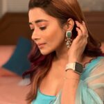 Tina Datta Instagram - In badalte haalato ka saamna kaise karegi Surili? Dekhte rahiye #HumRaheNaRaheHum Somvaar se Shukravaar shaam 7:30 baje sirf @sonytvofficial par . . . @swastikproductions @rahultewary @sktorigins @g3gill #SomvaarWithSurili #EklaChaloRe #WarriorPrincess #sonyentertainmenttelevision #gratitude #instagood #surili #instadaily #tinadatta