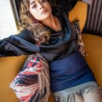 Tina Datta Instagram - Mausam hai bada hi suhana, Lage pyaara sa ruhana… Yuh lamho ki baaton mein, Dil ne dekha saawan mein sitaro ka chamakna!! . . . #EklaChaloRe #WarriorPrincess #TinaKaStyle #fashion #style #lookbook #stylefile #weekend #partymood #monsoon #tinadatta