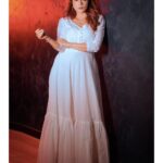 Tina Datta Instagram - As white as pearls, Hair left with no curls. Little dance with twirls, Why have the rains gone blurr? . . . #EklaChaloRe #WarriorPrincess #TinaKaStyle #fashion #style #instagood #lookbook #stylefile #drawthisinyourstyle #tinadatta