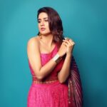 Vaidehi Parashurami Instagram - ‘मी होणार सुपरस्टार - छोटे उस्ताद पर्व २’ शनिवार आणि रविवार रात्री ९ वाजता, फक्त @star_pravah वर Outfit by @showshaa Jewellery by @hetalshahofficial Footwear by @londonrag_in Styled by @sayali_vidya Assisted by @wranshaaayyy @shruti._.y Hair by @nilampatel12 Makeup by @vinayak_makeup Personal Assistant @mr.asalm_khan_46 Managed by @prernaasuryawanshi Assisted by @poojatayde Captured by @shrutisbagwe