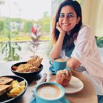 Vaidehi Parashurami Instagram - Moderation is key! 📸 @uttarajo #iykyk #mondaymotivation #happymonday #haveablessedweek #cravings #loveforfood #eternal #moderationiskey