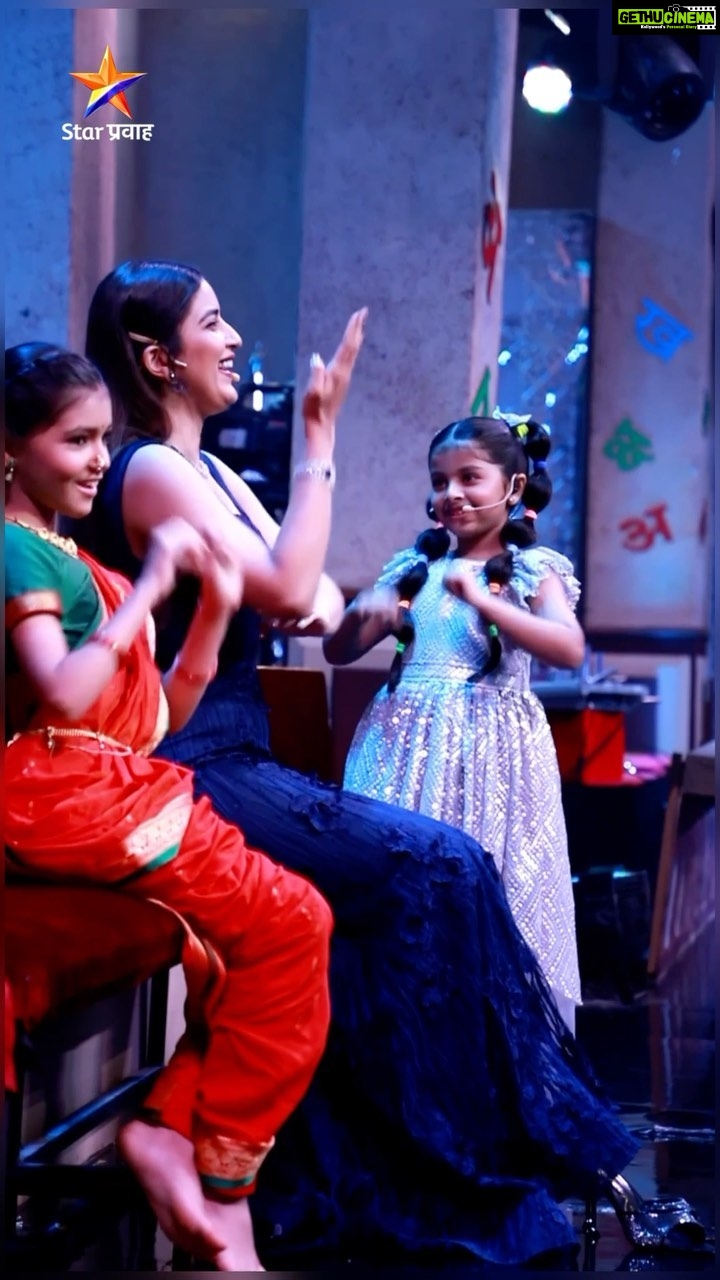Vaidehi Parashurami Instagram - ‘मी होणार सुपरस्टार-छोटे उस्ताद २’ शनि-रवि रा. ९:०० वा. Star प्रवाह वर... #MiHonarSuperstar #ChhoteUstad2 #StarPravah @sachin.pilgaonkar @adarshshinde @vaishalisamant @thessarapalekar @parashuramivaidehi @raviraaj_music @vishwajeeetjoshi @avinashchandrachud @avinashvishwajeet @maithilivj