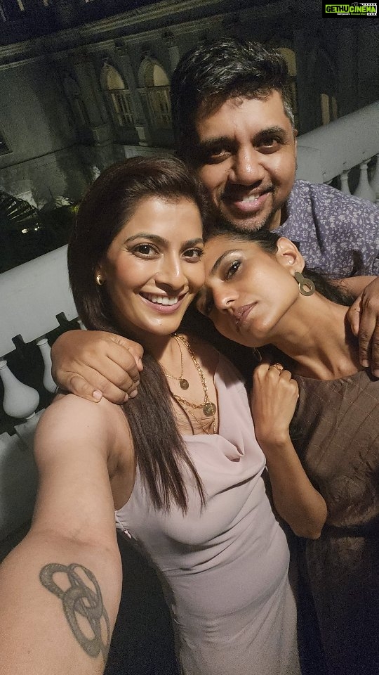 Varalaxmi Sarathkumar Instagram - Happy birthday baby @natasha.jeyasingh I love you 😘😘😘😘 The reel says it all...hehe..muahhhh... @navin_balachandran Besties for life..🧿🧿🧿 #bestfriends #bestvacations #bestfriendsforever #bestie #love #friends #friendships #friendshipgoals #trending #reels #instagram #instareels Thank you @tajfalaknuma for a wonderful time...