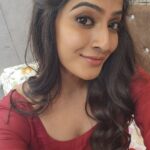 Varalaxmi Sarathkumar Instagram - Thought for the day.. Thursday thoughts.. 🤔🤔 Just something I follow..believe me it totally works.. Well works for me atleast..take it or leave it..lol Have a wonderful evening..!! #thursdaythoughts #thursday #trending #reels #funnyreels #instagram #think #about #it #shootdiaries #lifelessons Hyderabad