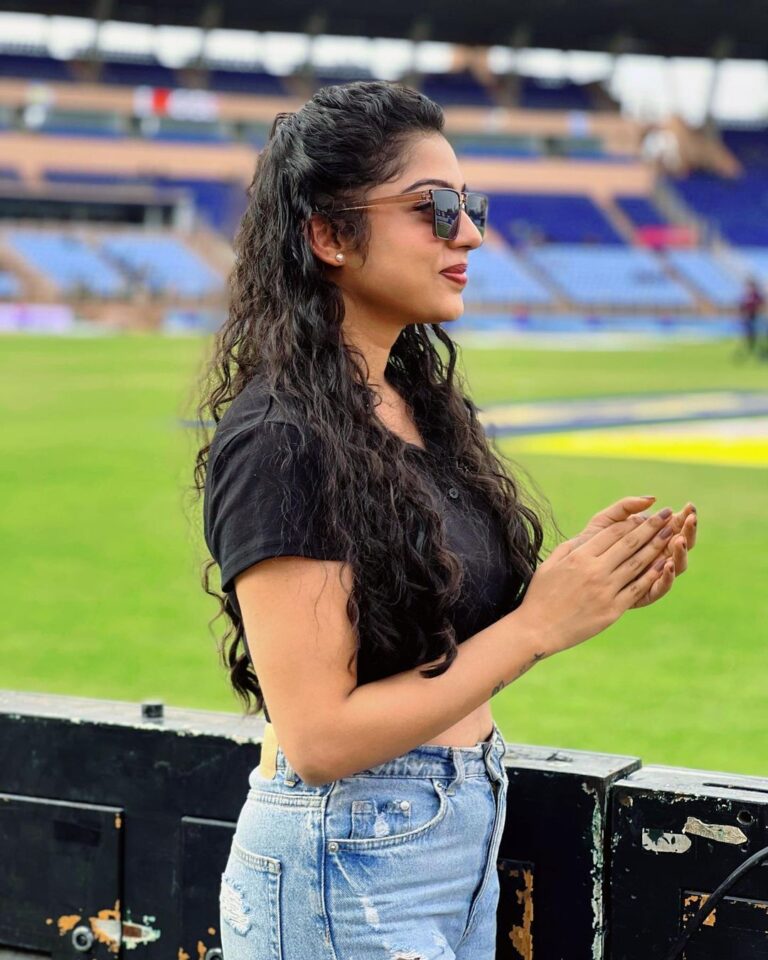 Varsha Bollamma Instagram - Had a great time supporting my favourite team! CCL2023 is an experience of entertainment and sportsmanship. It depicts unity in diversity of our country. And #id247 to make our day memorable.