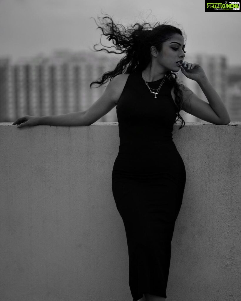 Varsha Bollamma Instagram - Hips don’t lie 🤓 . Photography @theportraitstudio_tps ✨ Styling : @tejukranthi ♥ MUA: @makeoversbynaina ♥ Styling assistant : @khushi_jagadisha ♥
